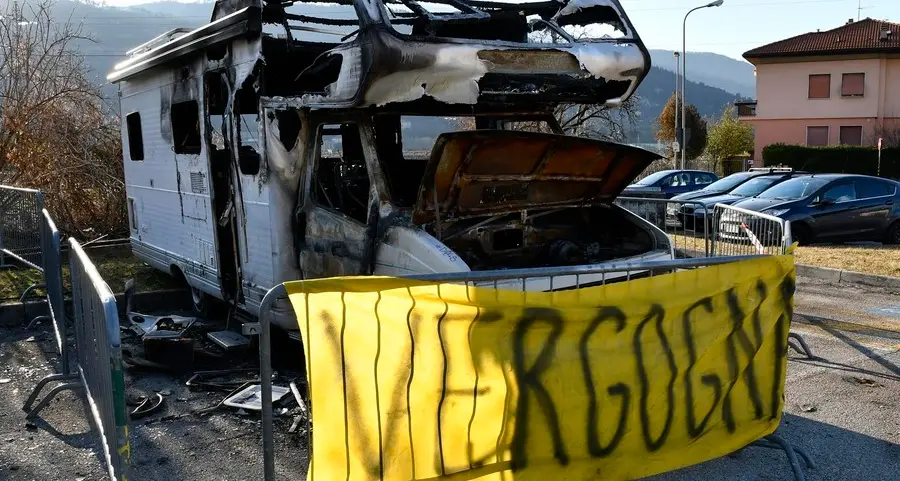 Il camper bruciato a Capodanno è ancora nel piazzale