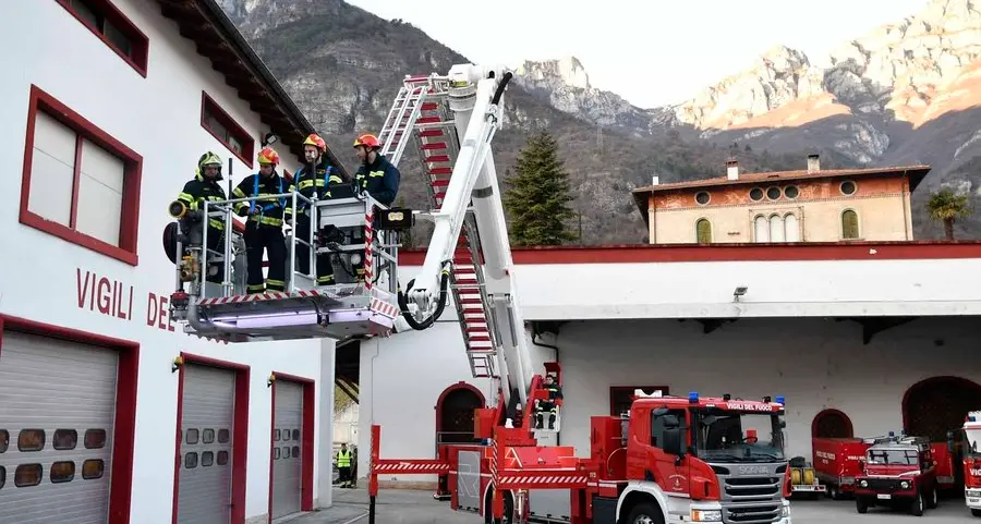Una piattaforma aerea per i pompieri della Vallagarina