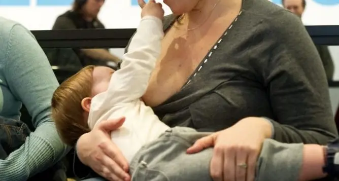 Allattamento negato: \"Io, mamma respinta dagli uffici pubblici\"