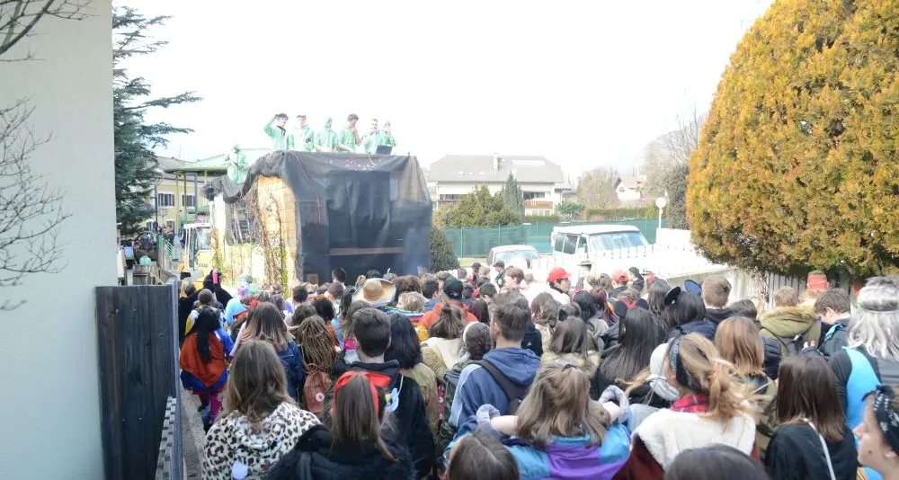 Ubriachi fradici al Carnevale, una ventina di ragazzi all'ospedale