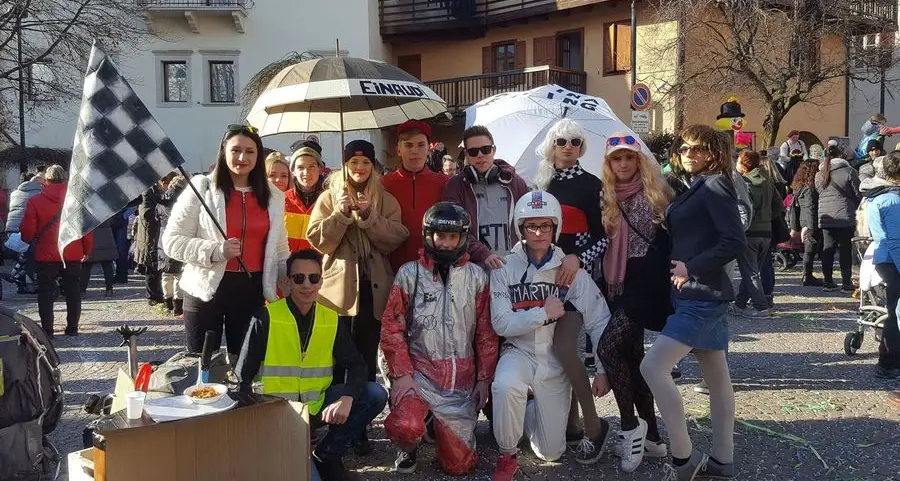 In piazza con Pro Loco, Sat e alpini
