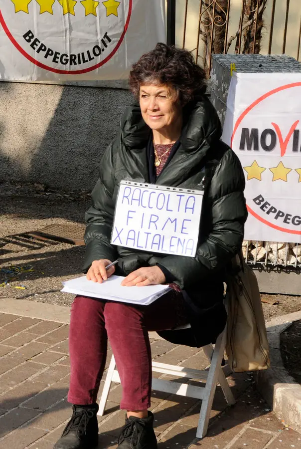 Partita la petizione per riportare l’altalena nel parco