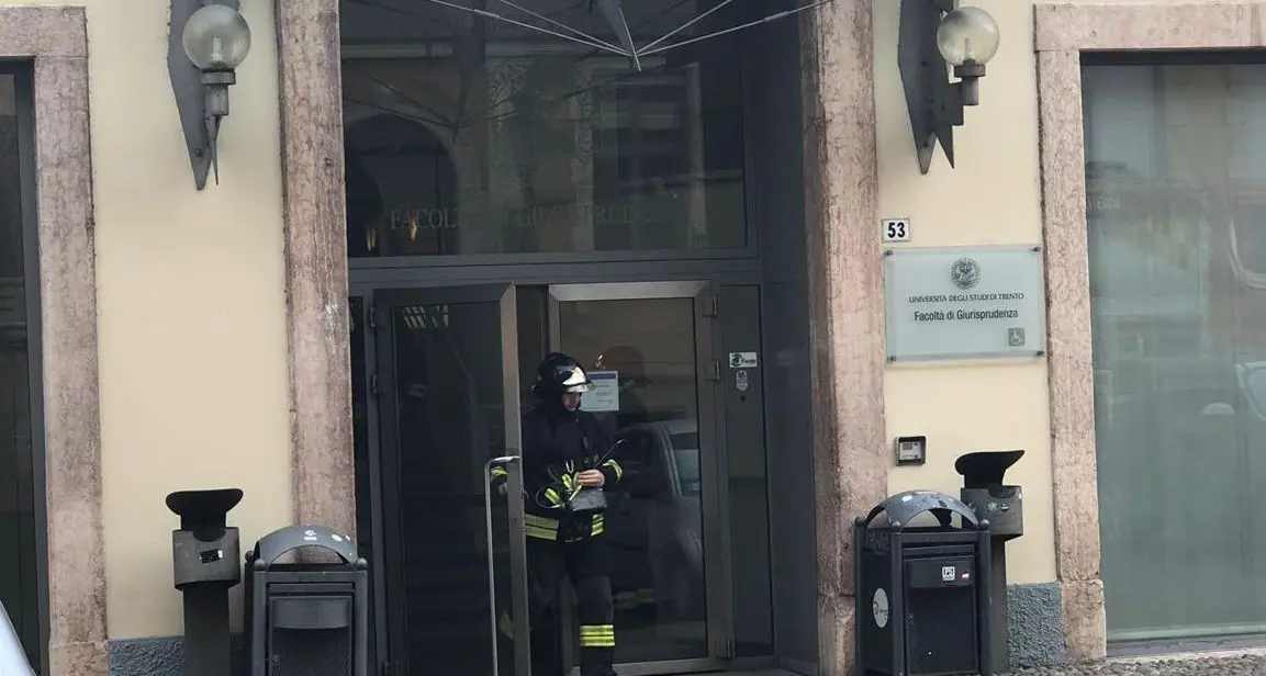 Allarme a Giurisprudenza per una sospetta fuga di gas