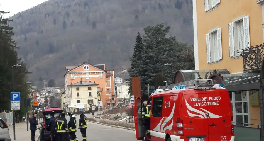 Scolaro investito alla fermata del bus