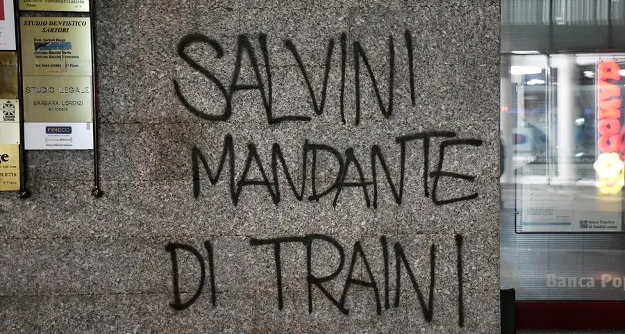 «Vernici antigraffiti per proteggere i palazzi di pregio»