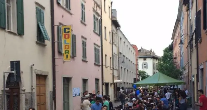 San Martino, via auto e marciapiede per la pista ciclabile