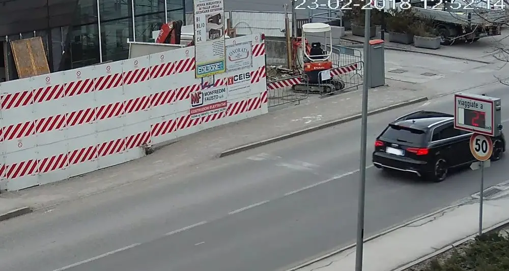 Sfreccia a 127 all'ora di giorno nel centro abitato
