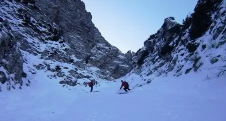 Travolti da una valanga salvi due scialpinisti