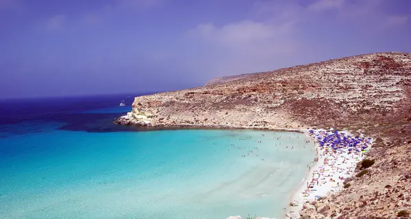 La spiaggia dei Conigli è la più bella d'Italia