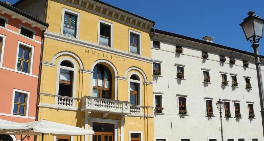 Ecco il libro del «bon ton» per i dipendenti comunali