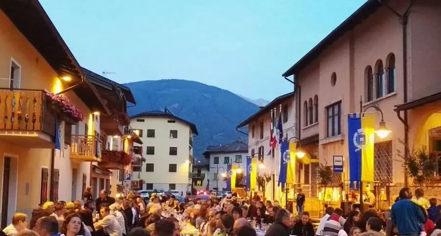 A Grumes morra, briscola e altri “social”