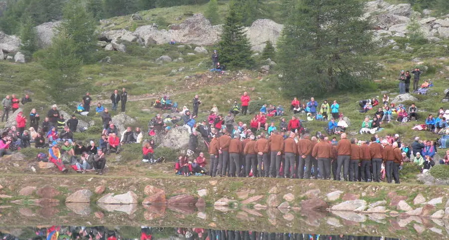 In 600 all’alba per il coro Sasso Rosso