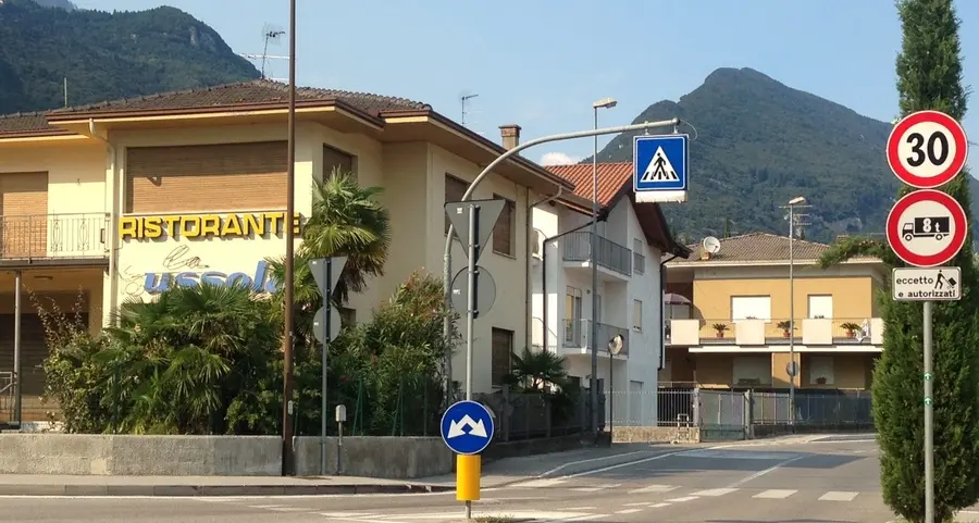Pasina, cartelli con il limite dei 30