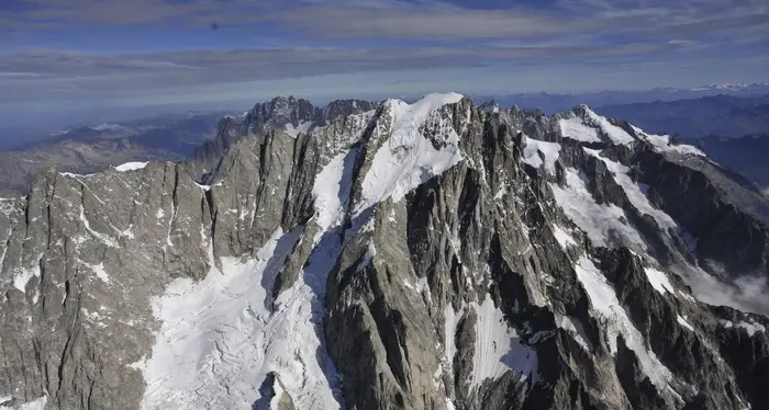 Cade per 600 metri sul Monte Bianco, morto alpinista bolzanino di 36 anni