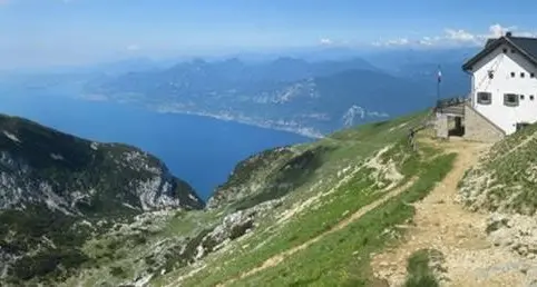 Monte Baldo, perde le suole degli scarponi: escursionista \"salvato\" dal Soccorso alpino