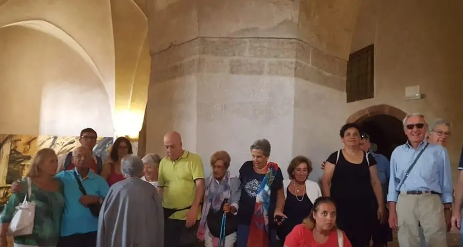 Turisti all’assalto a centro città e castello