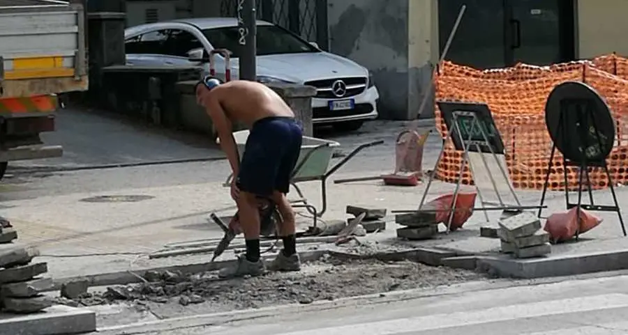 La pendenza supera i limiti demolita la rampa per pedoni