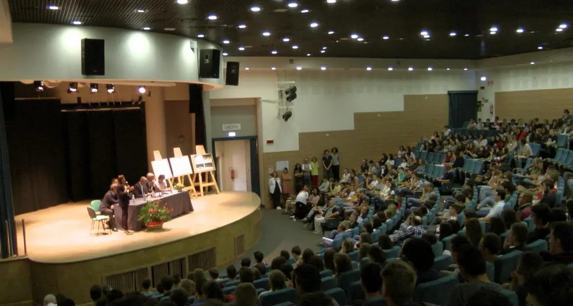 Scuola, a Cles inaugurato l'anno e presentato l'istituto «ad energia quasi zero»