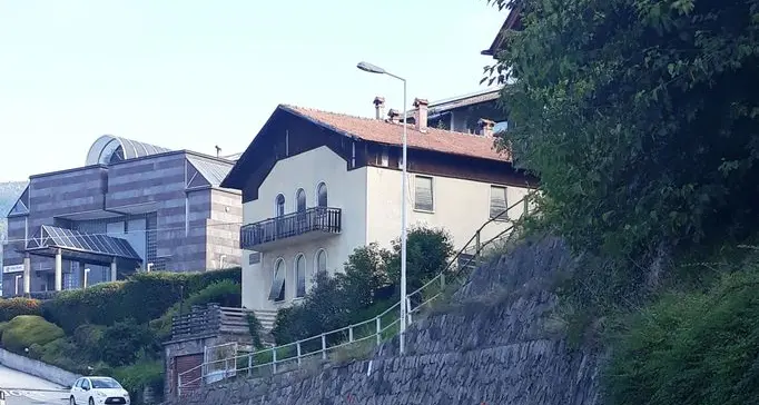 Nuovo marciapiede sulla provinciale a Segonzano