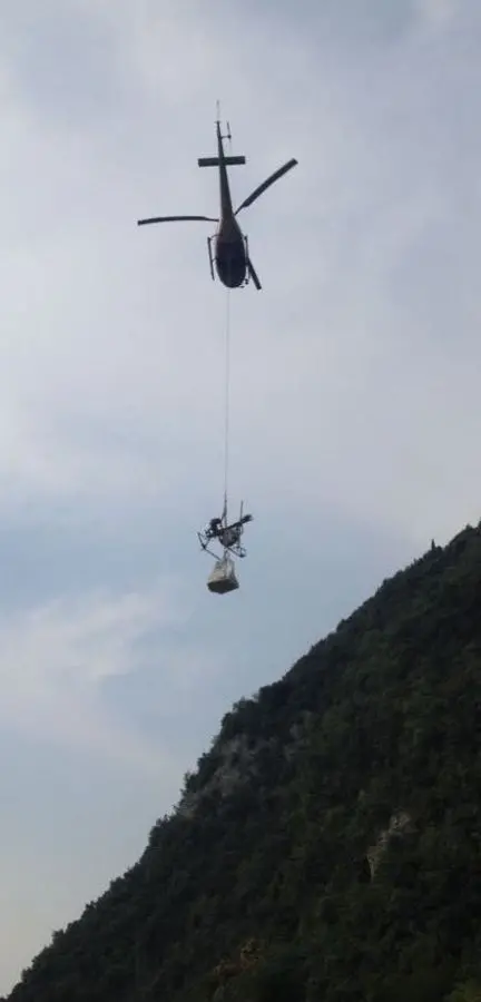 Ascensore, primi voli dell’elicottero sul Bastione