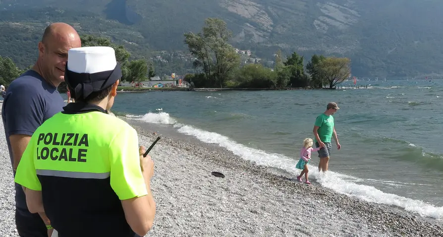 Depuratore ko, bagni nel Garda vietati