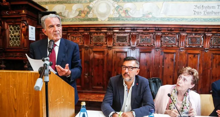 Prodi da Bolzano: \"Il sovranismo in Europa è suicidio\"