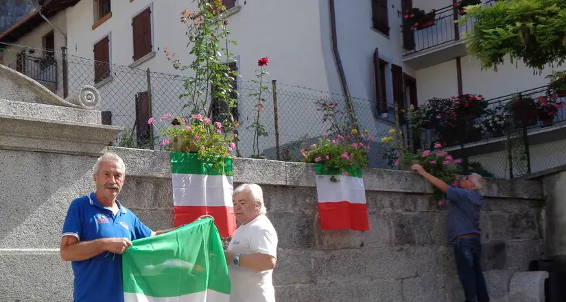 Il tricolore sventola per l’adunata alpina
