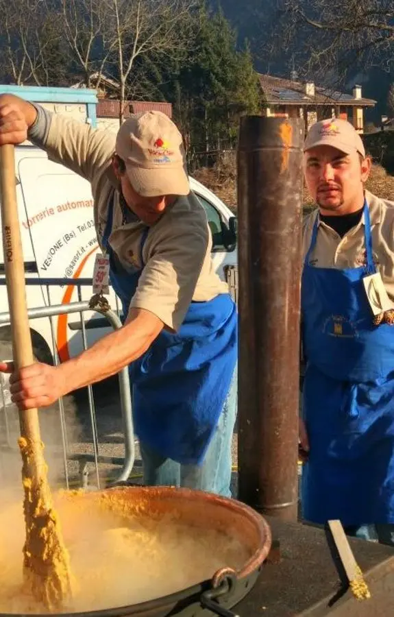 La musica anticipa il “Festival della polenta”