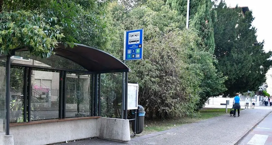 Rovereto, botte da orbi nel parco: dalla tasca cade una pistola