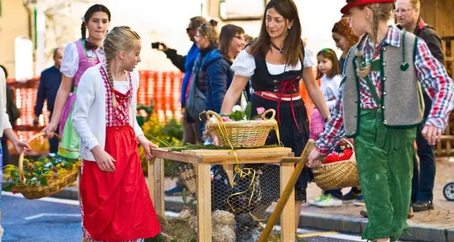 La piazza si anima per il “Festival del gusto” e per la “Desmalgada”