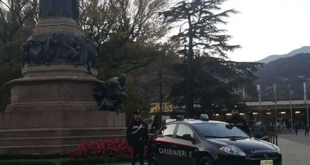 Rapina ed estorsione: in carcere a 17 anni
