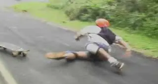 Discesa folle dal Baldo in skateboard, ventenne all'ospedale
