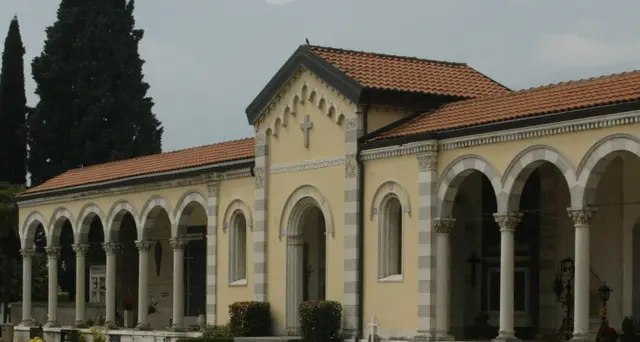 Ravagni: «Furti di fiori al cimitero»