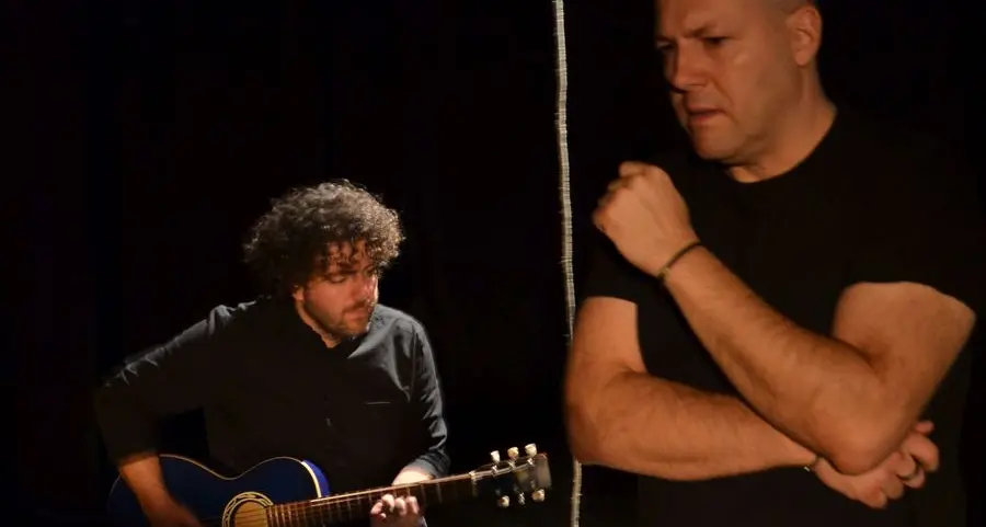 Il sipario a teatro si alzerà 14 volte