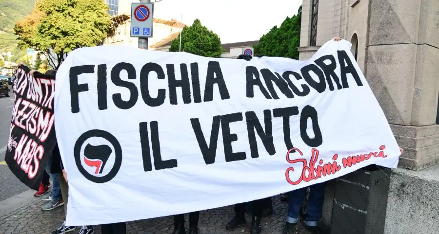 Bomba carta ad Ala, «rivendicazione» anarchica