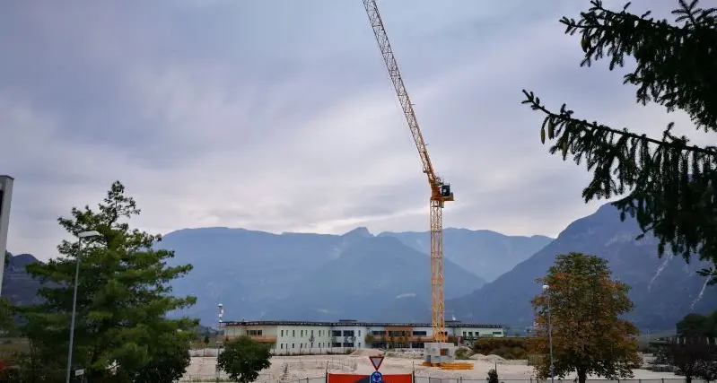 Il cantiere della scuola a rilento