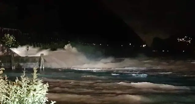 Preoccupa il livello dell'Adige, nella notte aperta la galleria Adige-Garda