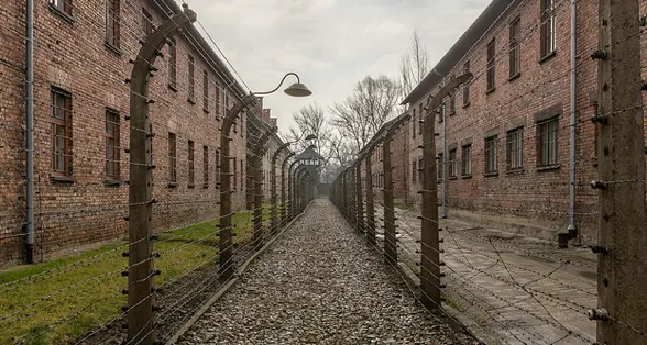 Val di Non, viaggio ad Auschwitz per 300