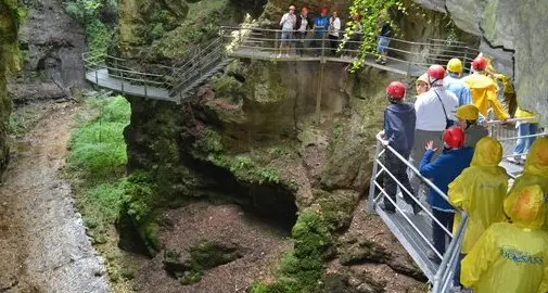 Parti della passerella sul canyon rimosse per l’inverno
