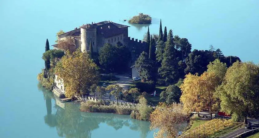 In onda l’omaggio di Rai 1 alla magia di Castel Toblino