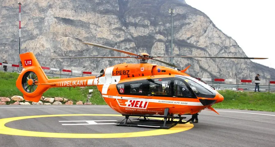 Egna, bimbo investito da un'auto mentre andava a scuola