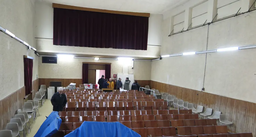 «Teatro di Bolognano, meglio abbatterlo»
