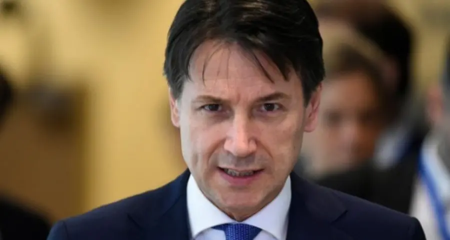 Niente plateatici e bancarelle «Fate un minuto di silenzio