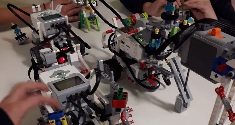 Pergine, robot natalizi alle medie Garbari