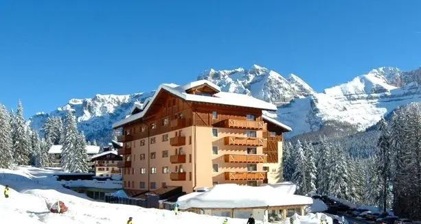 Campiglio, allarme incendio in un hotel: evacuati due piani