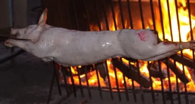Sabato a Strembo percorso a base di carne di maiale