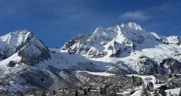 Presepi a Vermiglio e fiaccolate in pista
