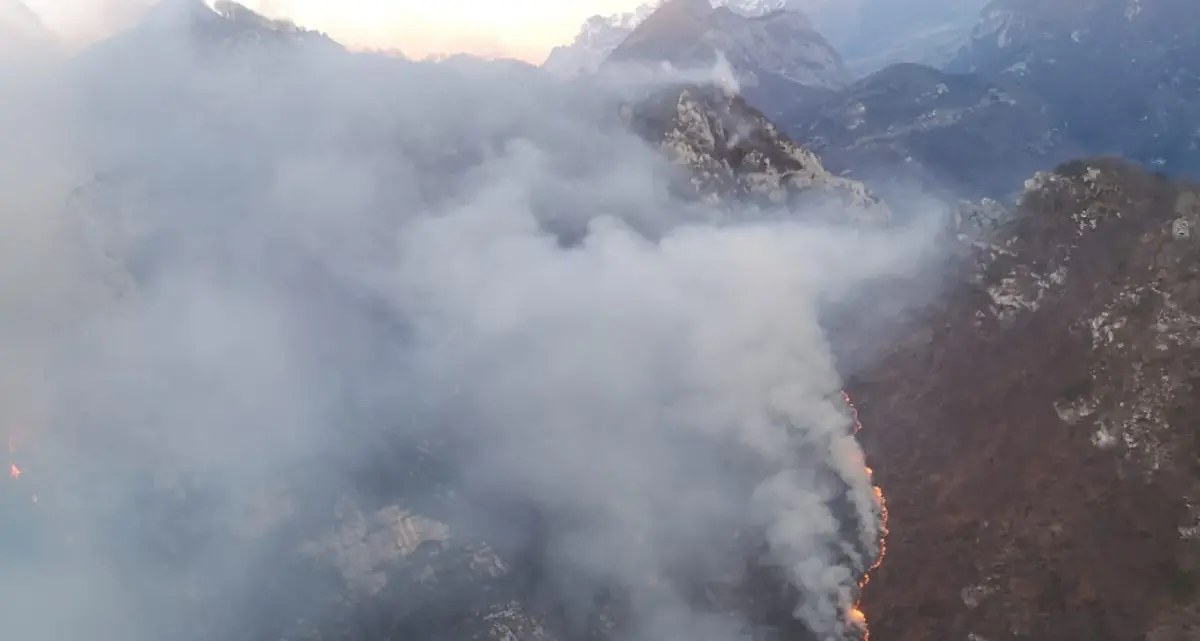 Ledro, l'incendio sul Biacesa è doloso