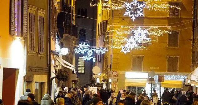 Nella Notte Bianca sorride solo il mercatino di Natale