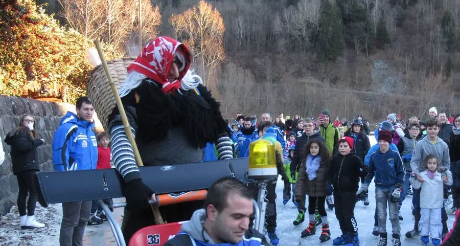 La Befana a Canezza è arrivata sui pattini